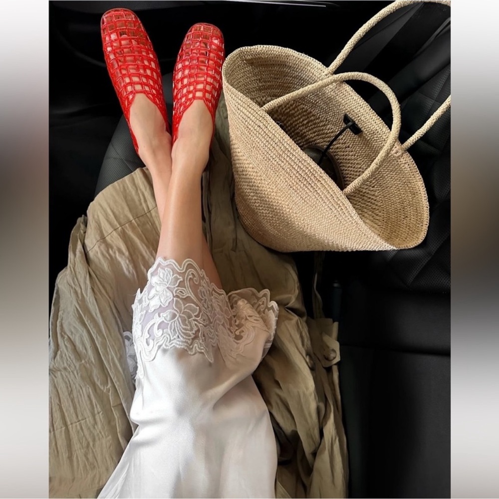 Women’s Red Jelly Mesh Flat Shoes Size 8 - Picture 3 of 15